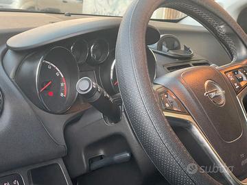 Opel Meriva B 2012 1.4 benzina 100.000 km