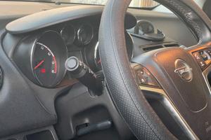 Opel Meriva B 2012 1.4 benzina 100.000 km