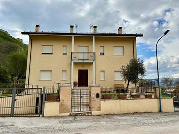 Villa bifamiliare Caporciano [GRE720VRG]