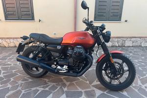 Moto Guzzi V7 Storm 850