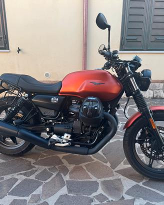 Moto Guzzi V7 Storm 850