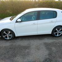 Peugeot 308 BlueHDi 120 S&S Allure