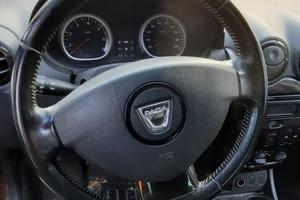 DACIA DUSTER 2012 - VOLANTE