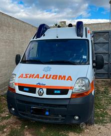 Ambulanza Renault Master - 2004