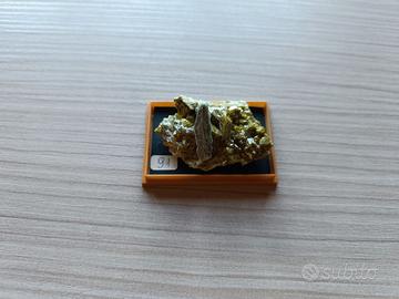 Cristallo di Edpidoto Minerale