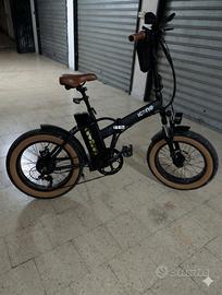 Bicicletta Fatbike ebike Icone marines 
