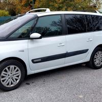 Renault Espace con rampa per disabili ribassata
