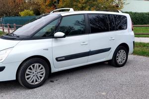 Renault Espace con rampa per disabili ribassata