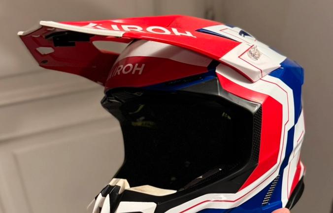 Casco Airoh Twist 3