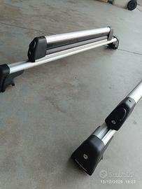 portapacchi con accessorio porta sci o snowboard 