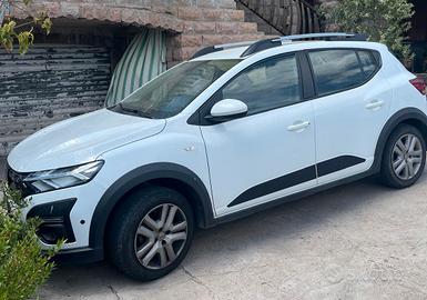Dacia Sandero Stepway con gancio di traino