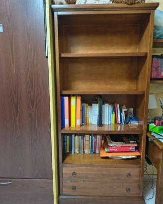 Libreria classica in legno Capiente ed elegante