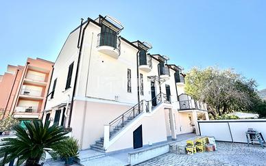 Trilocale con corte privata