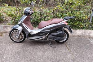 Beverly 300 Piaggio Anno 2018 Accessoriato