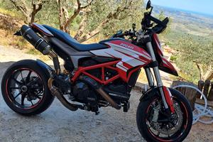 Ducati hypermotard 939 