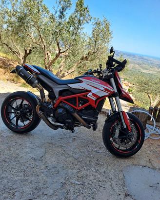 Ducati hypermotard 939 