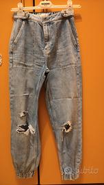 Jeans strappati in denim 