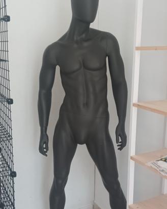  2 manichini uomo donna