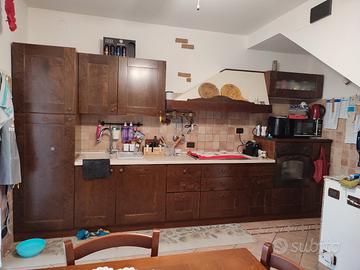 cucina completa di elettrodomestici 