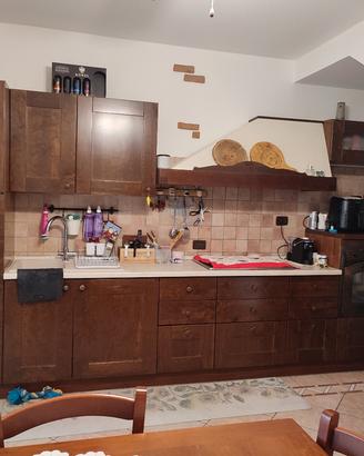 cucina completa di elettrodomestici 