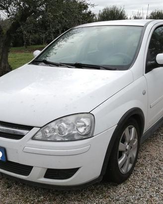 Opel Corsa C (per ricambi)