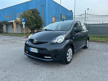 Toyota Aygo 2012 - 1.0 benzina Neopatentati