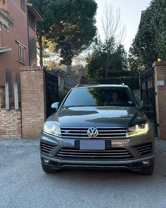 Volkswagen touareg 3.0 tdi V6 204 cv R Line