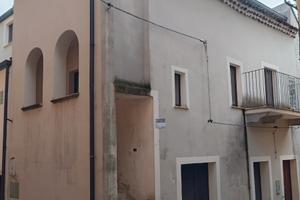 Casetta indipendente in centro storico a Castelluc