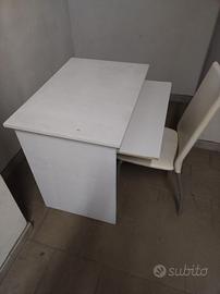 Scrivania porta pc