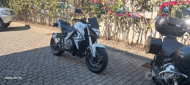 Honda cb 1000 r