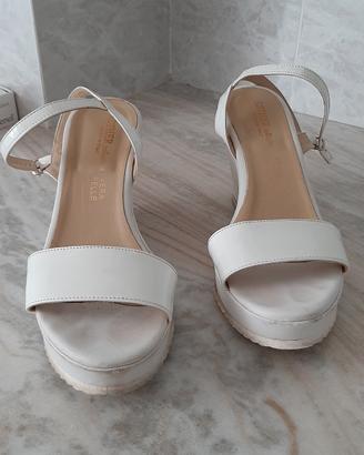 Sandali in vernice bianca