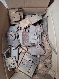 Serrature e cerniere antiche 