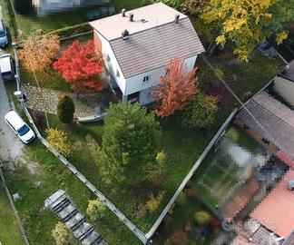 Villa indipendente con giardino e bosco a corpo