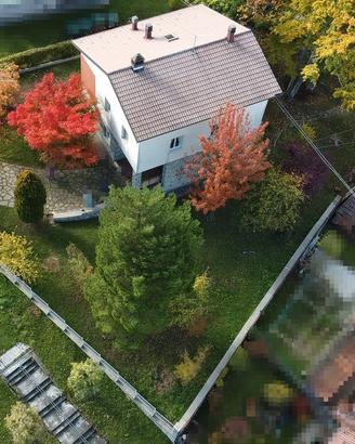 Villa indipendente con giardino e bosco a corpo