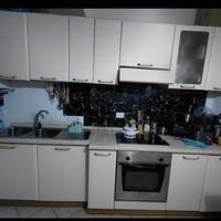 Cucina completa in buone condizioni 