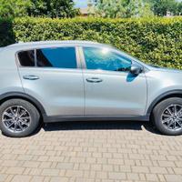 kia Sportage Urban GPL con gancio traino