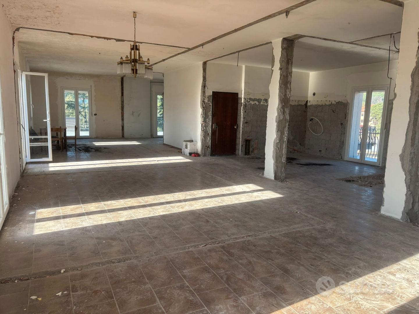 Giarre, attico da reinventare (CT) - Altro