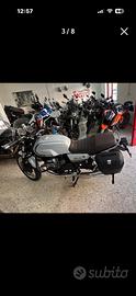 Moto Guzzi V7 IV Special edition