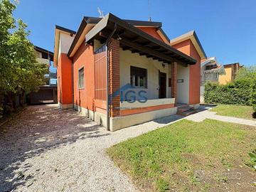 Villa di 131 m² con 3 locali e box auto a Brescia