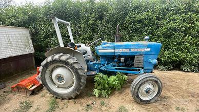 Trattore FORD 2000