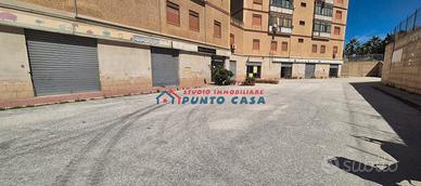PRESSI VIALE DELLA PROVINCIA - Locale + parcheggio