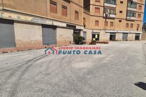 PRESSI VIALE DELLA PROVINCIA - Locale + parcheggio