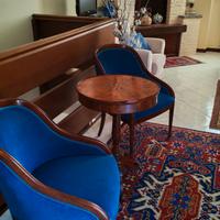 Coppia poltroncine a "pozzetto" . 