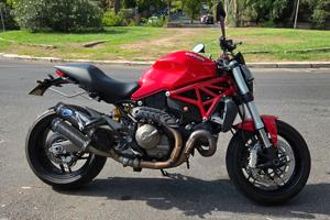 Ducati Monster 821 del 2015 Termignoni e accessori