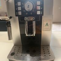 Delonghi Magnifica S macchina caffè