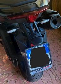 YAMAHA T-Max 560 Portatarga originale 