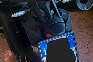 YAMAHA T-Max 560 Portatarga originale 