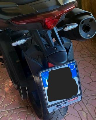 YAMAHA T-Max 560 Portatarga originale 