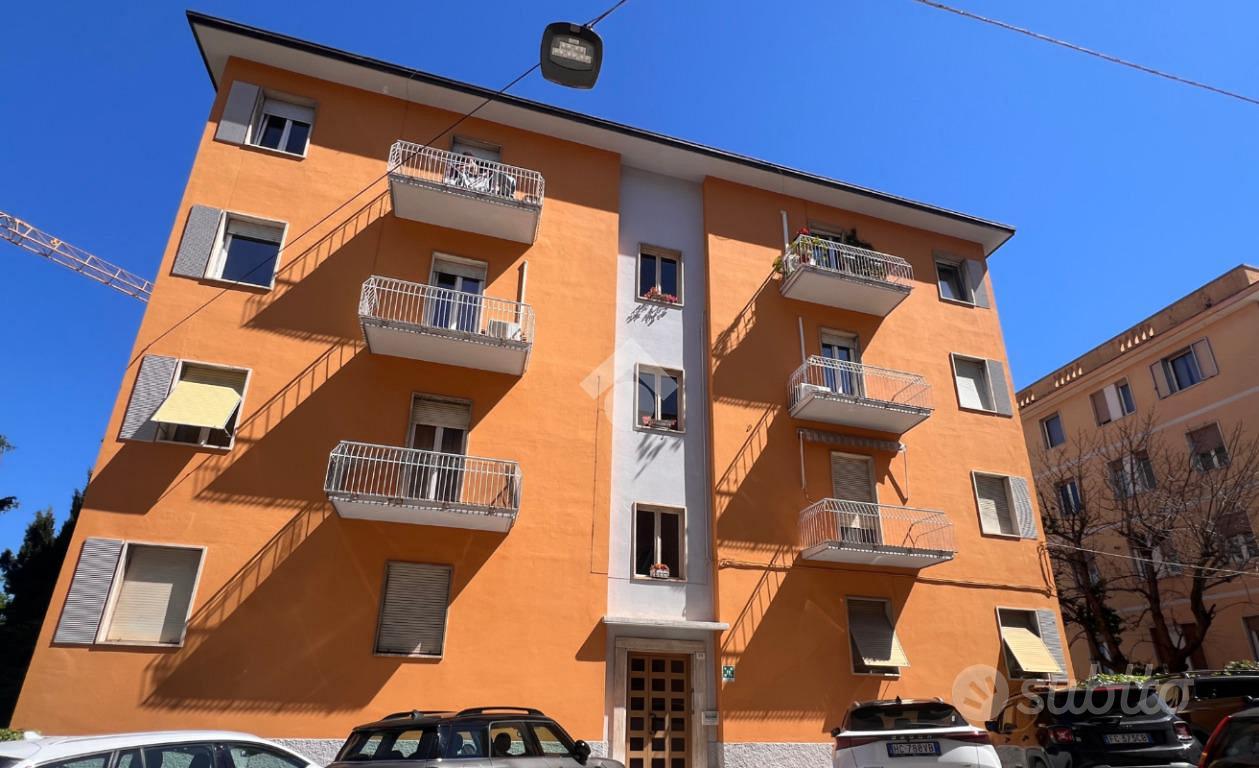 4 LOCALI A ANCONA