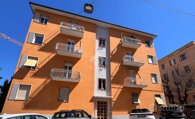 4 LOCALI A ANCONA